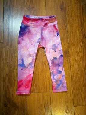 🌺10/$20 Old Navy Pink & Purple Cloud-Print Active Leggings